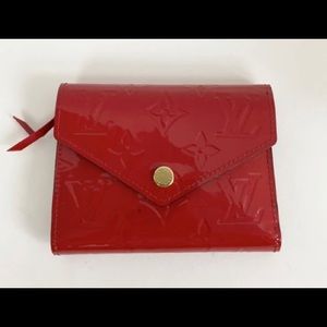 LOUIS VUITTON VERNIS VICTORINE WALLET
